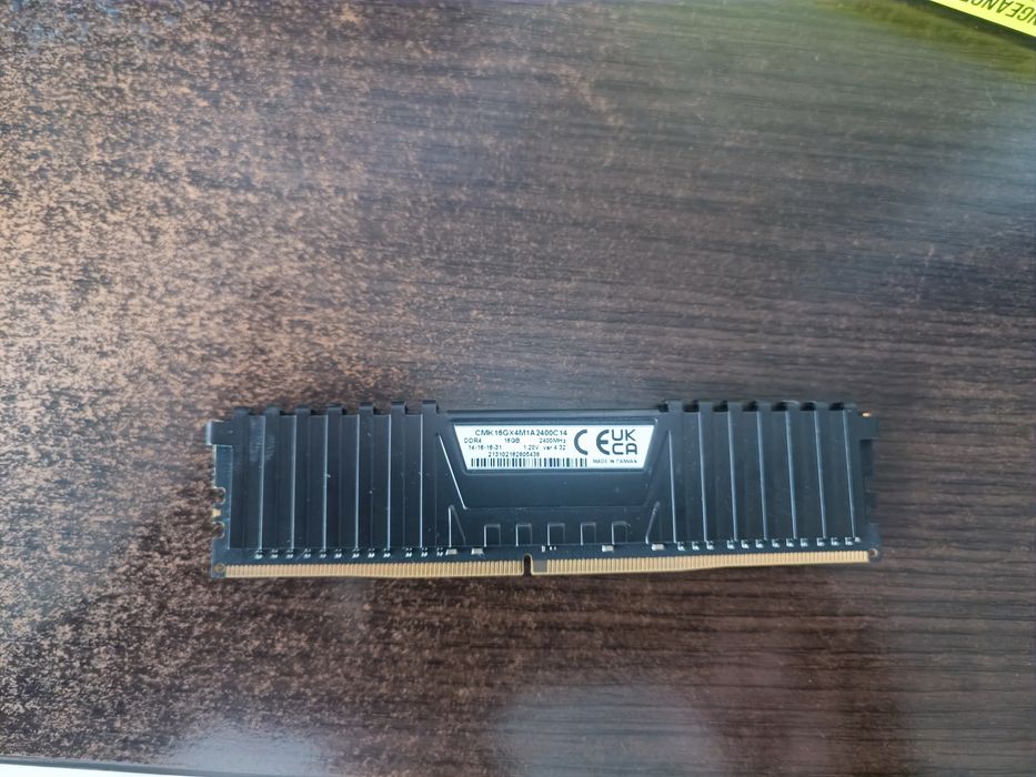 Rami DDR4 Vengeance 16gb Single channel, CL14