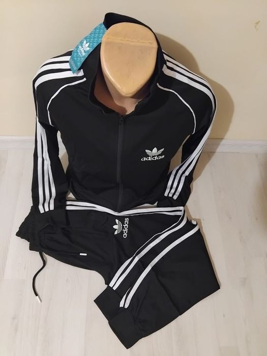 Trening Adidas pentru băieți/ barbati.