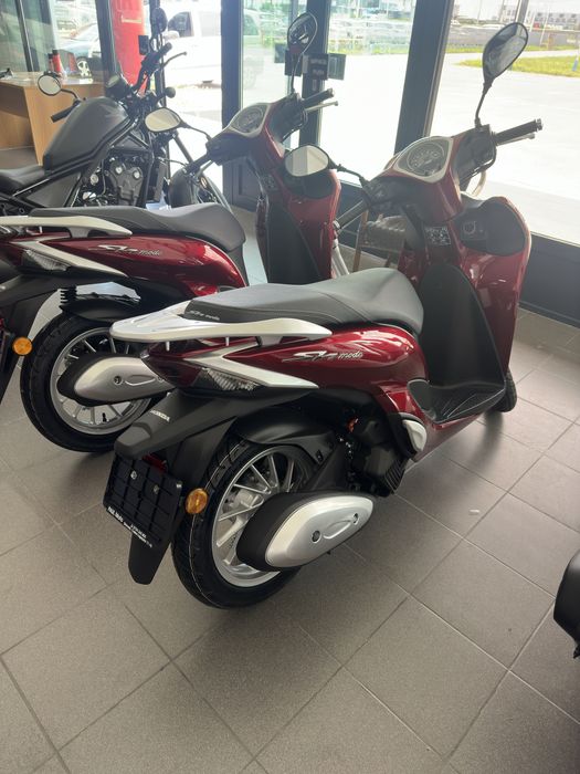 Inchiriez scuter [ inchiriere scutere ) 125 cm3 Tazz Glovo Bolt