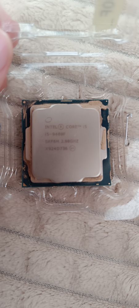 Продам процесор i5 9400f