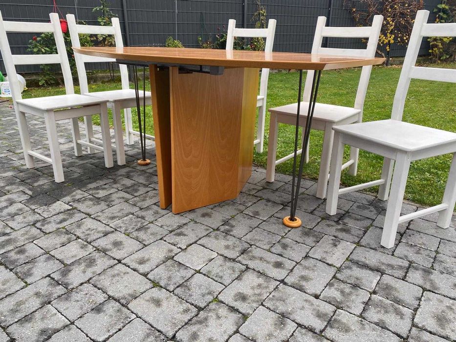 Vând masă extensibilă cu 6 scaune