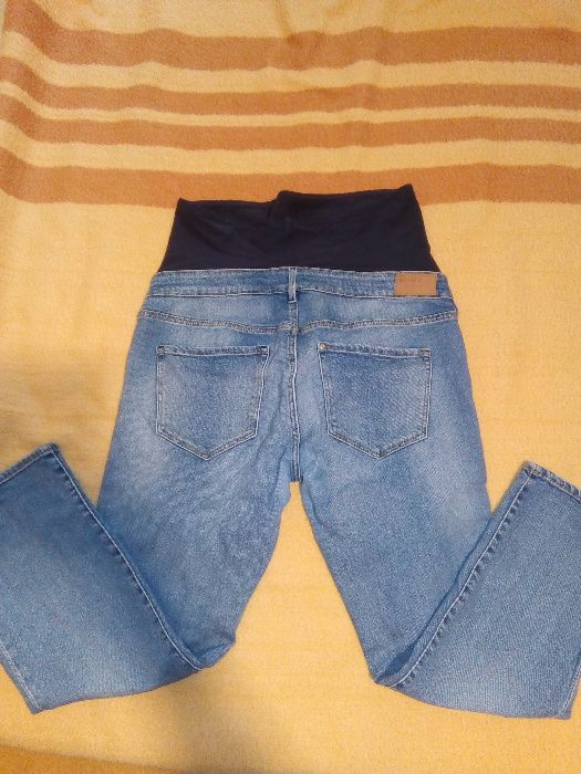 Pantaloni blugi gravide