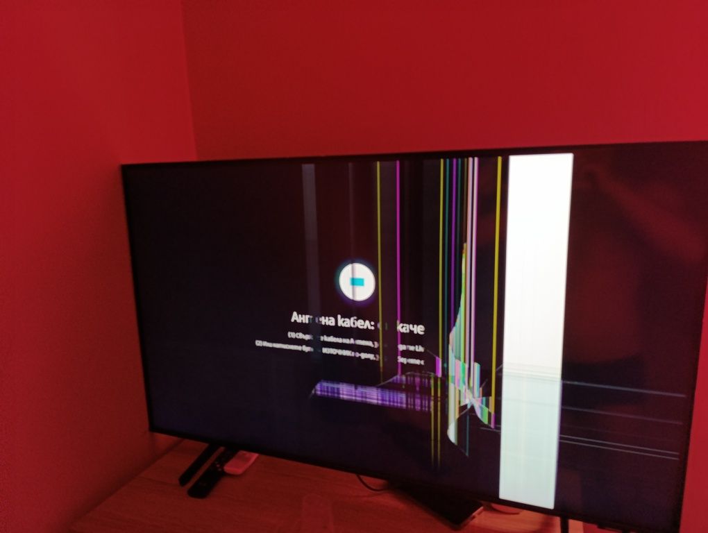 Продавам Samsung 43" QLED повредена матрица