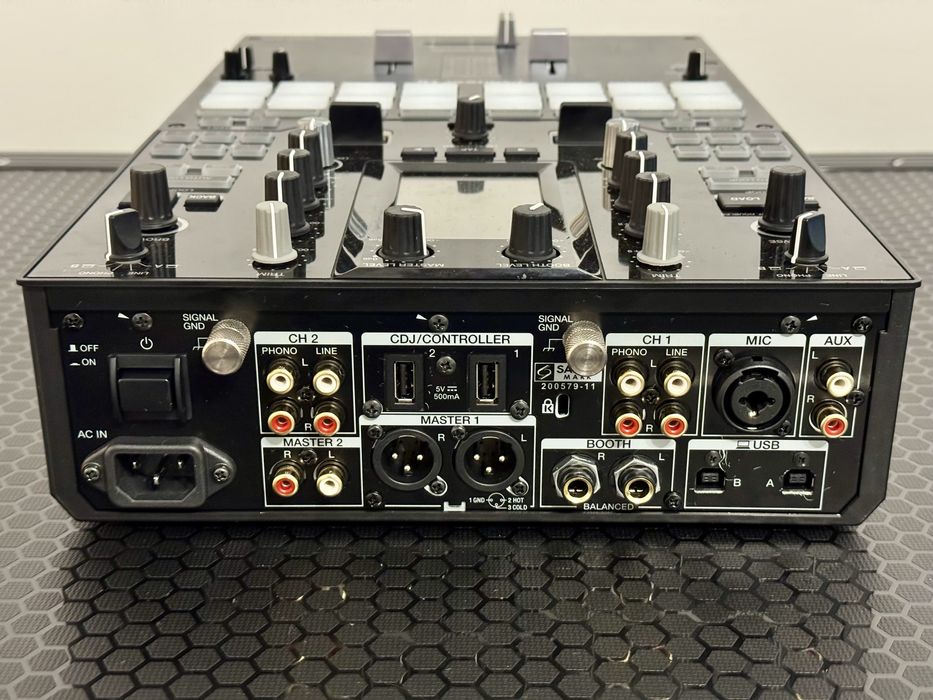 Vand Mixer Pioneer DJM S11 (stare excelentă)