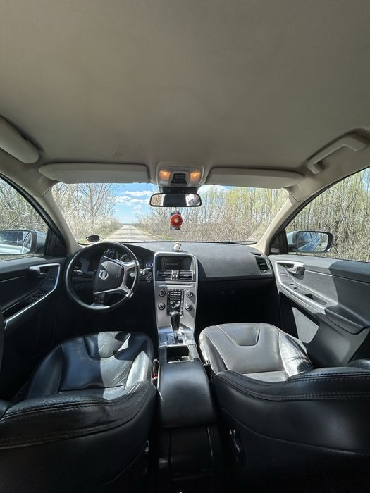 Volvo xc60 2.4d 215cp