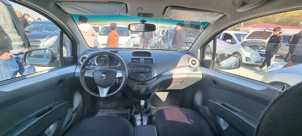 Spark 4-pozitsa Avtomat 2019-yil kraska radnoy 54ming probeg metan gaz