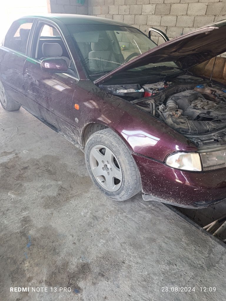 Продам Ауди А4 срочно вариант есть
