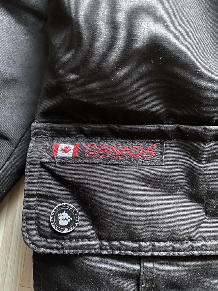 Geaca Canada weather gear maintains warmth with fur fax originala