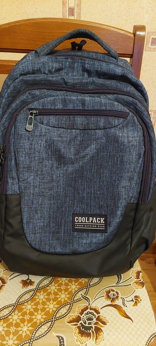 Продавам ученическа раница Cool Pask