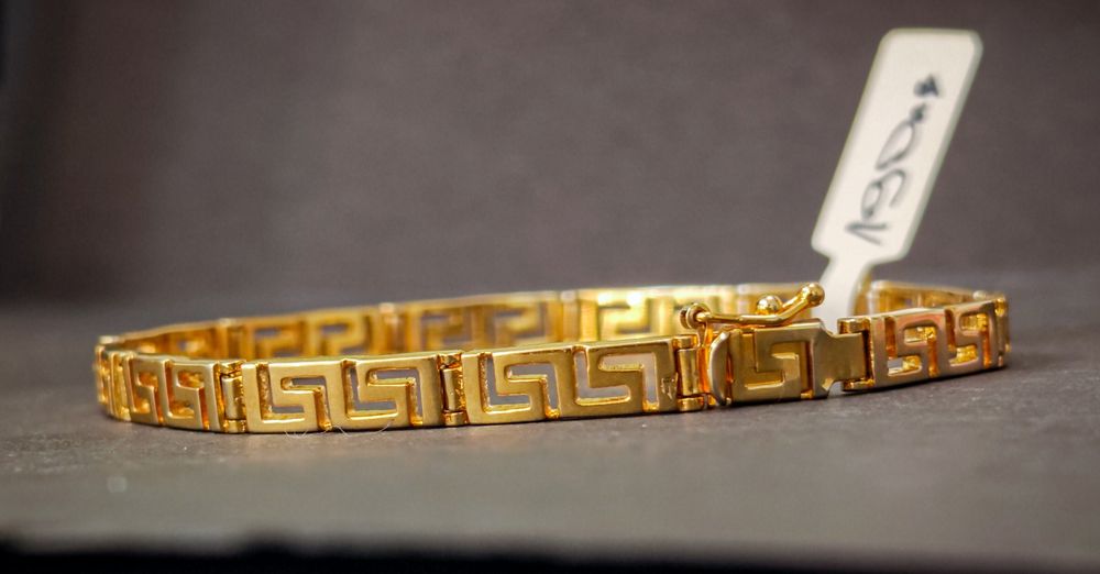 Различни видове гривни