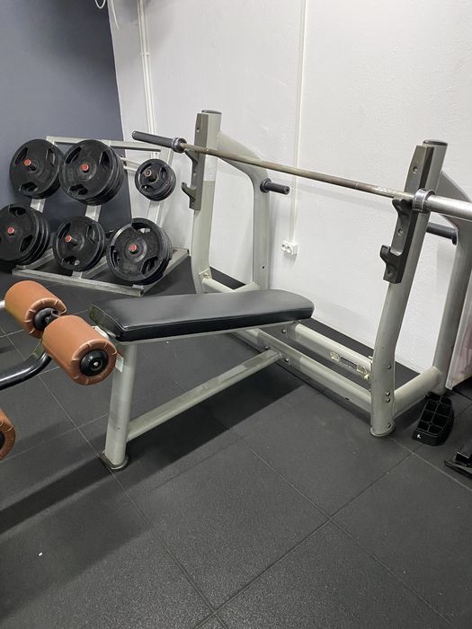 Banca declinata de piept