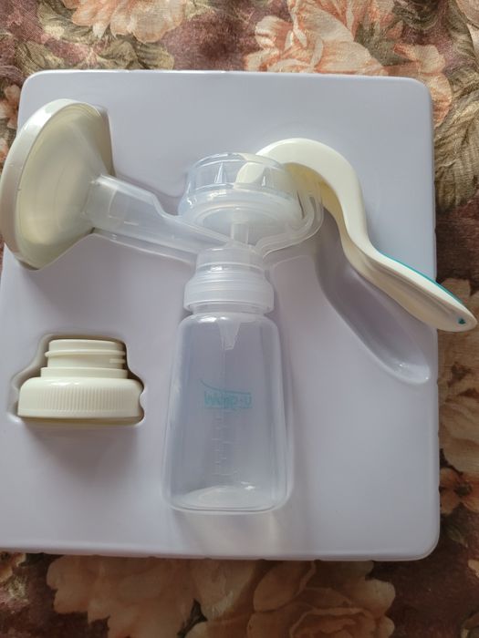 Vând pompă de sân manuală nouă