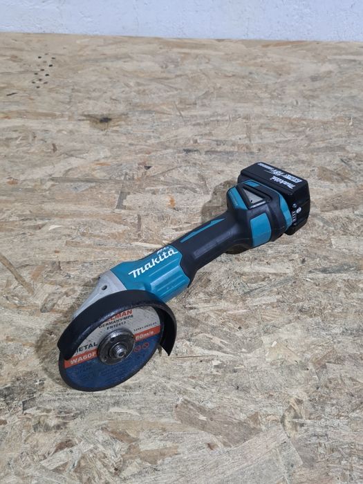 Flex brushless Makita DGA504