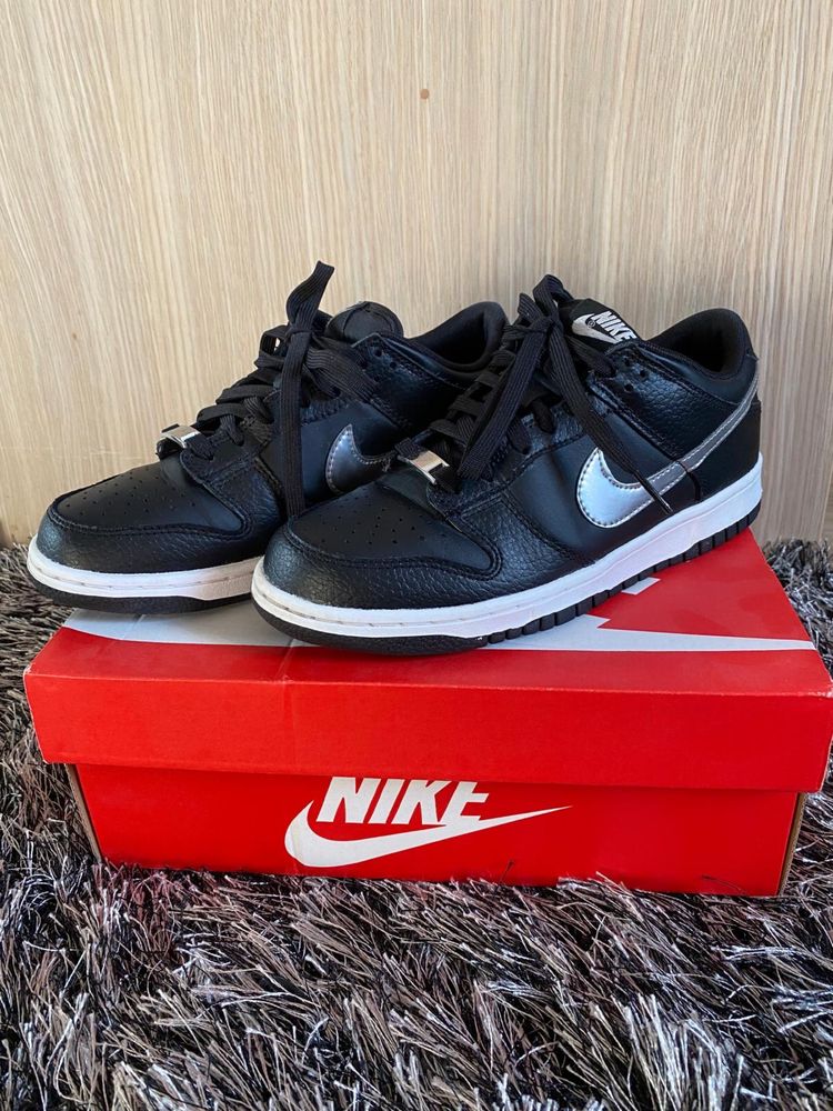 Adidasi Nike dunk Low