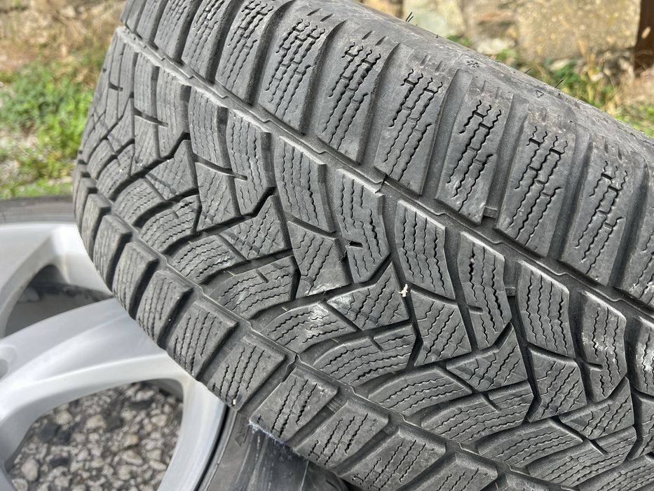 Зимни гуми-225/50/17-Dunlop