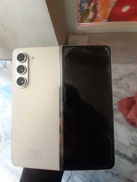 Samsung Z Fold 5