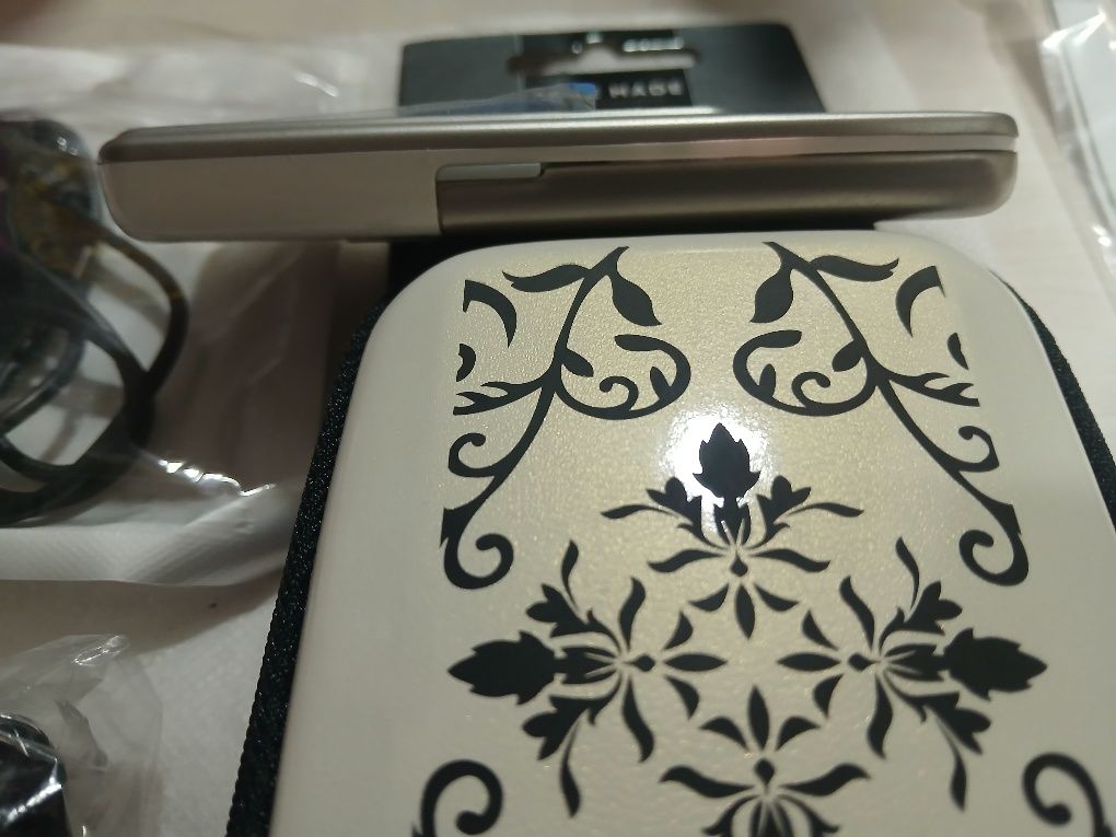 Assalom alekum telefon sotiladi Original Nokia 6300 White Oq rang