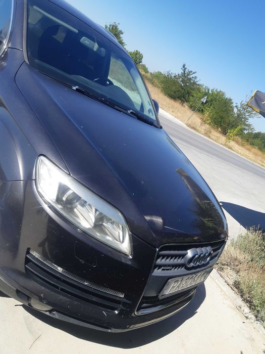 Продавам Ауди Q7
