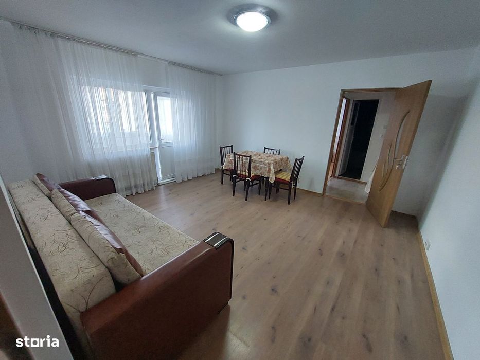Apartament 2 Camere Centru Piata ET.3 Chirie 1.300 lei lunar