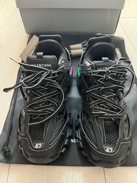 balenciaga track led