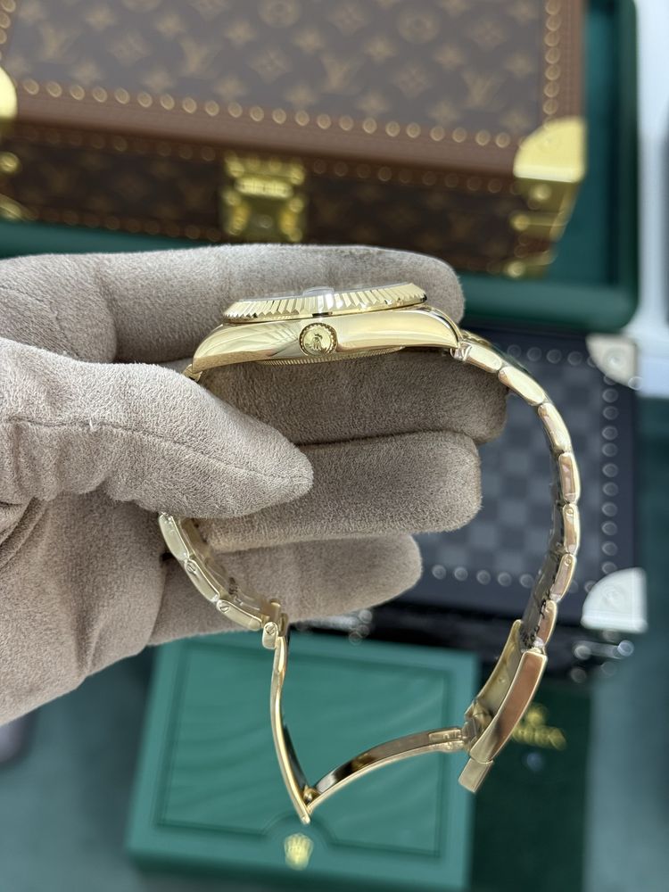 Rolex Sky-Dweller Gold Black