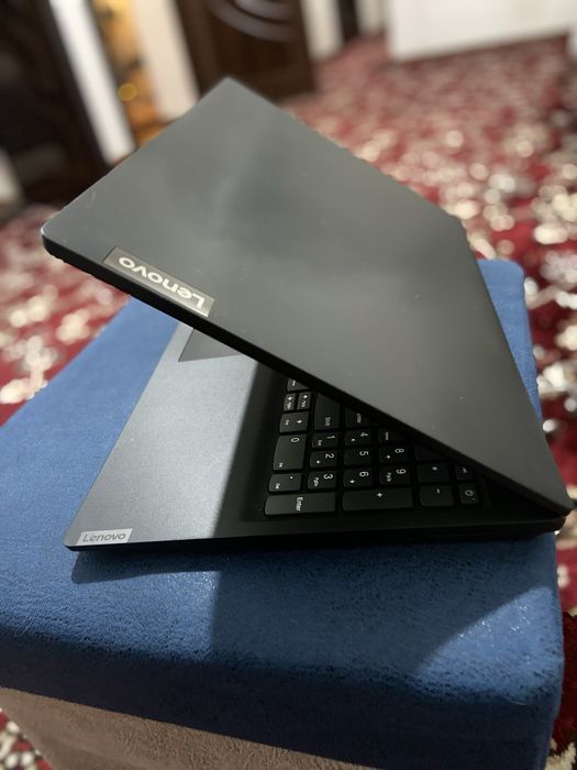 Lenova notebuk sotikadi toza