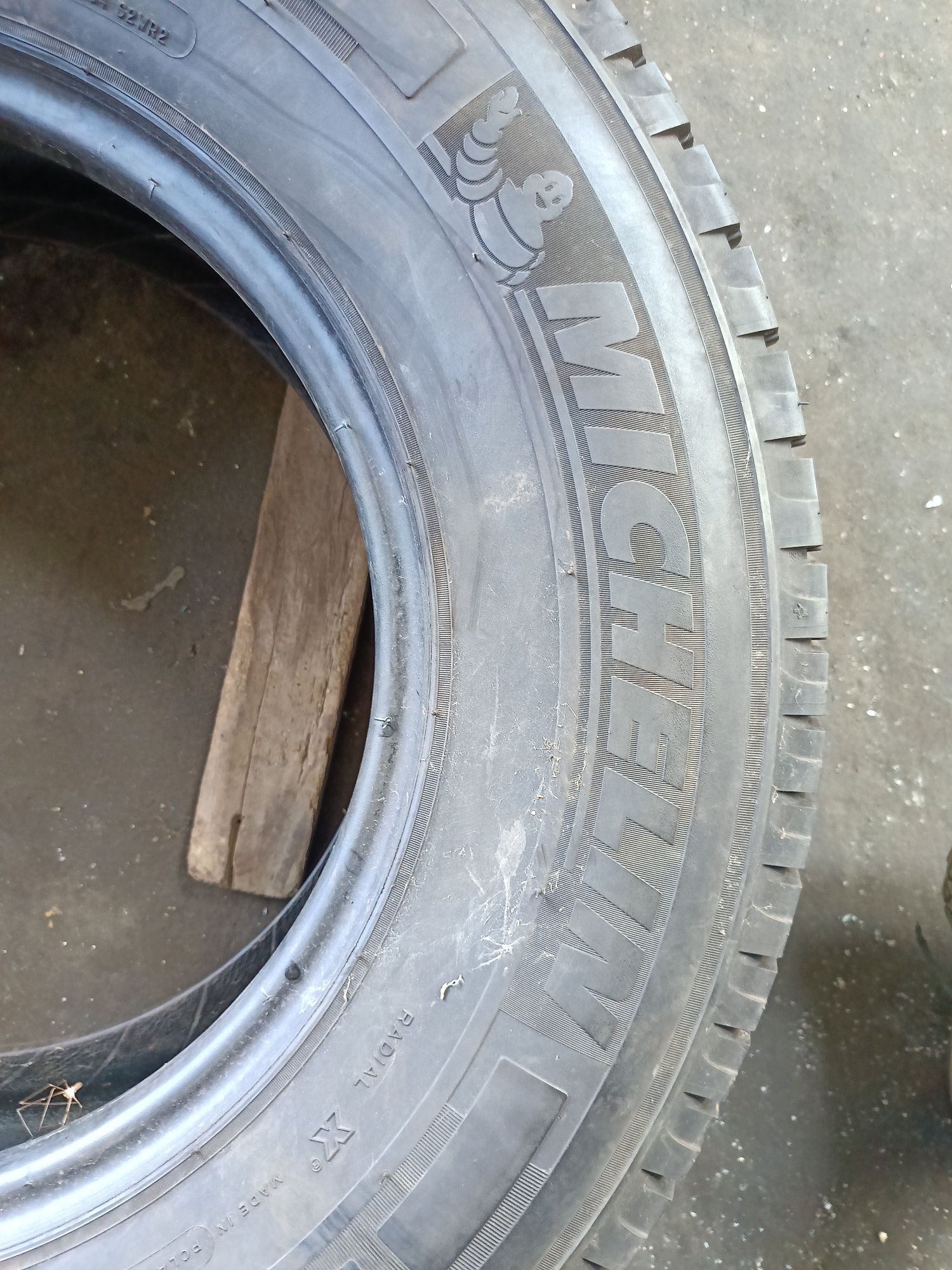 БУСОВИ ЛЕТНИ -16цола -225/75-1бр.-120лв."MICHELIN"
