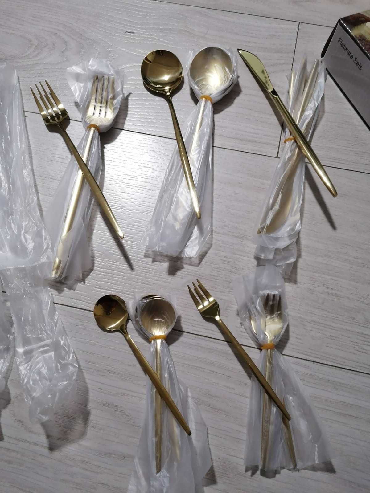 Set de tacamuri moderne GOLD / AURIU 30 de piese