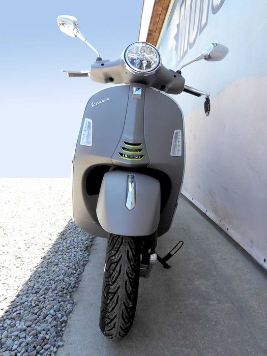 Scuter Vespa GTS 125 SuperTech 2025 | Rate | Leasing