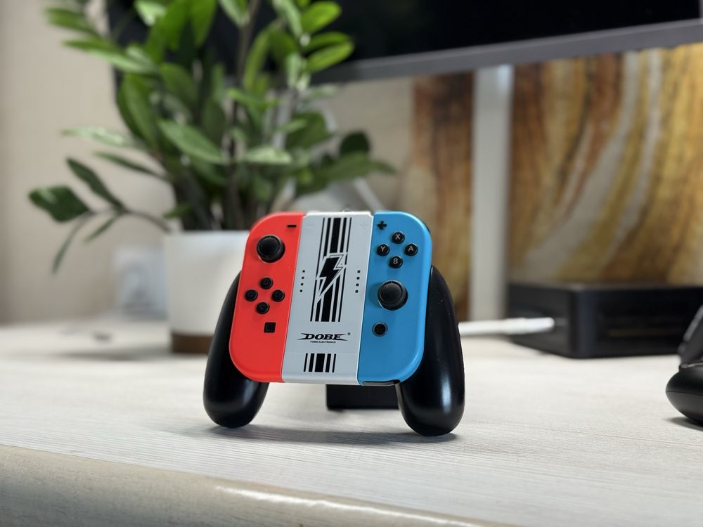 Контроллеры Joy-Con (для Nintendo Switch) c зарядным холдером