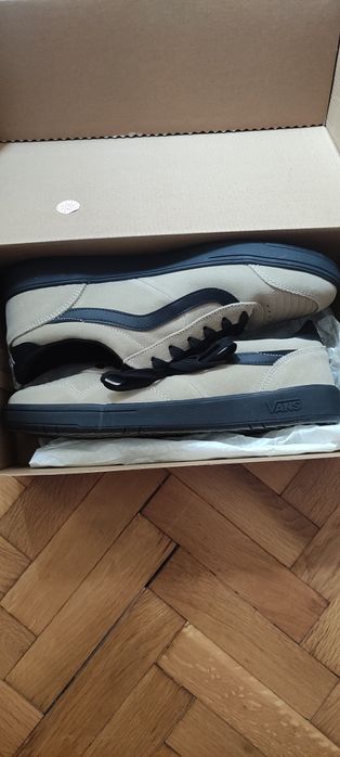 Vans чисто нови ,с кутия