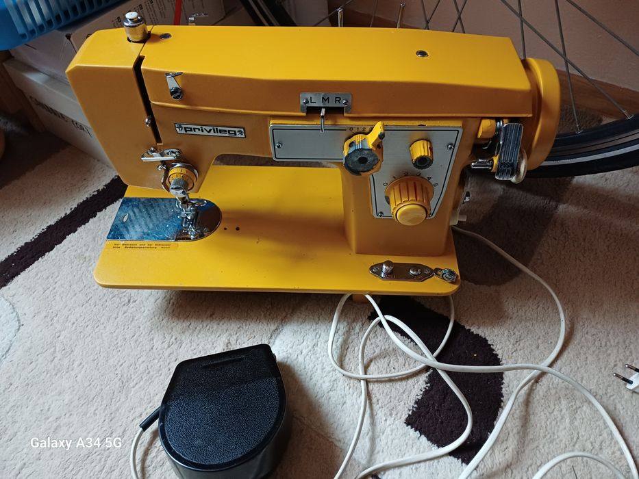 Masina de cusut electrica PRIVILEG