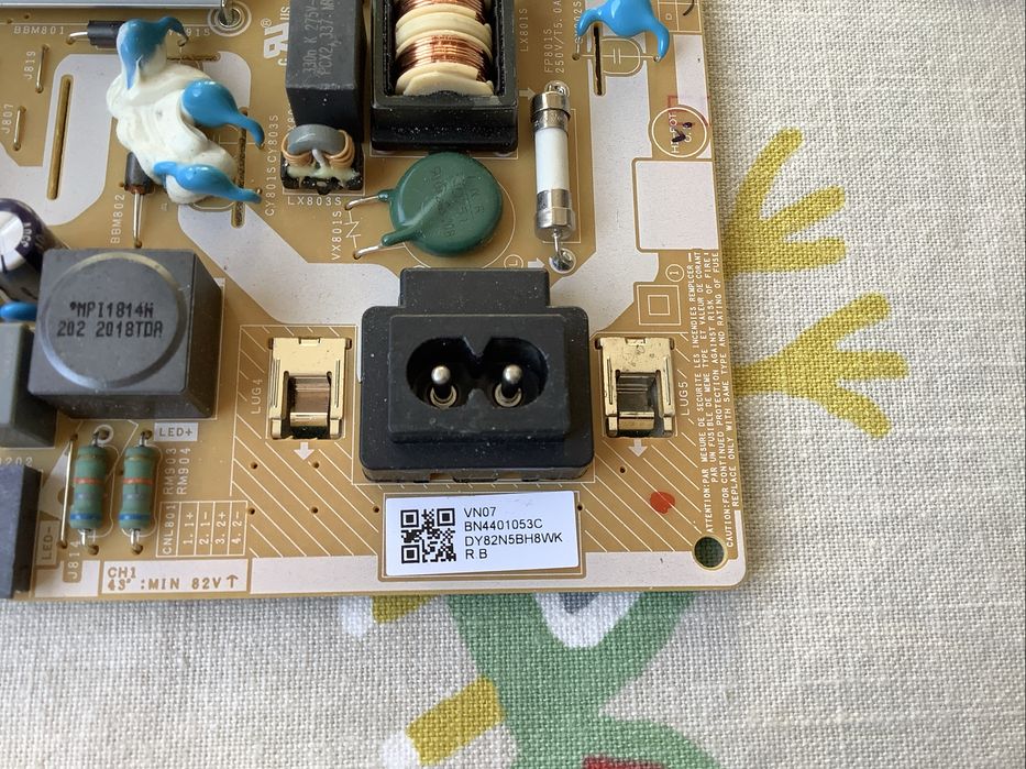 Продавам захранване ТВ Самсунг Power board BN4401053C