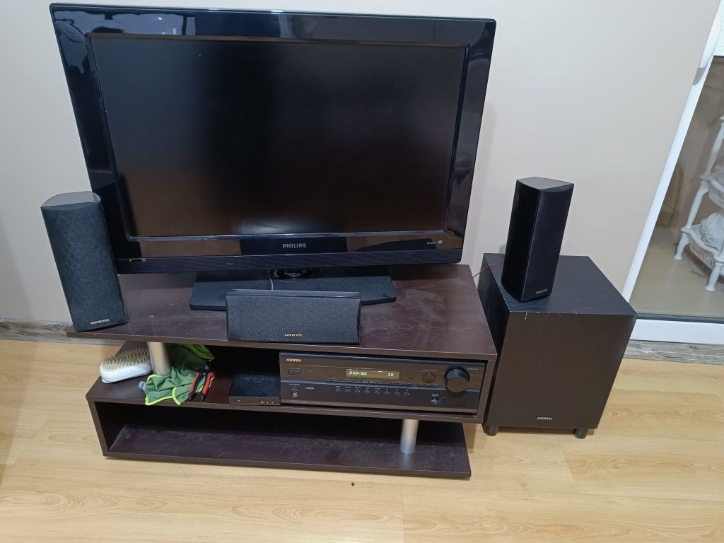 Onkyo HT-R370 с 5 колони