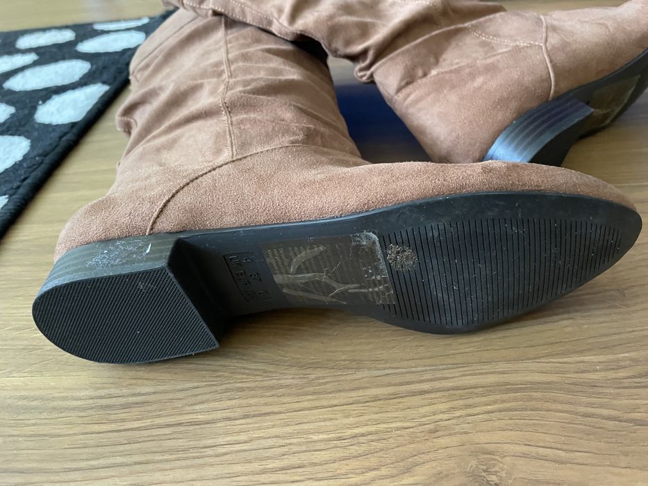 Нови велурени кафяви ботуши