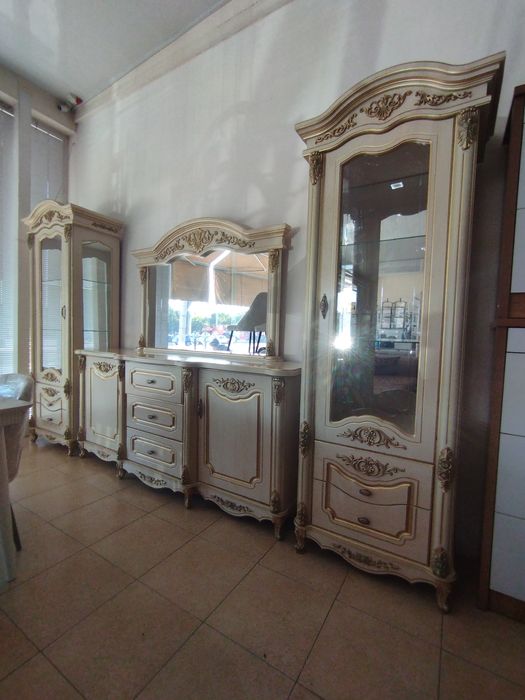 Пинал камод камплект качественой из ЛМДФ размер обшый 365 см красивый