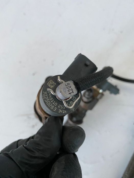 Injectoare Volvo XC90 XC70 V50 V70 30750283 8603595 30637375 30750282 30731567