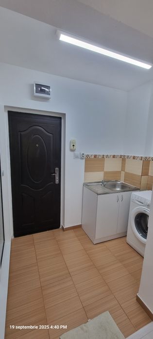 Inchiriez garsoniera