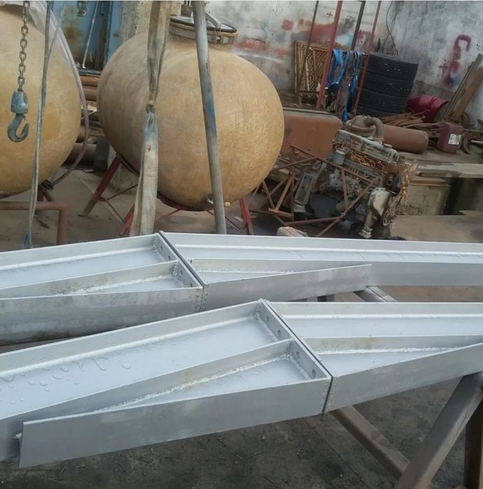 Vând schimb structura metalica confecționată din profil ipe 12X25X5