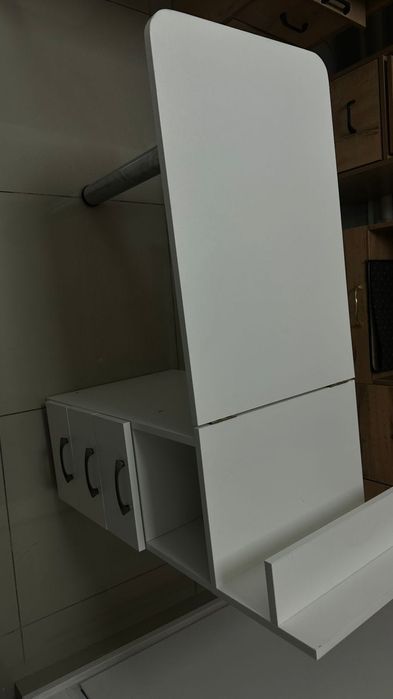 Маникюрный стол, новый пользовались меньше месяца