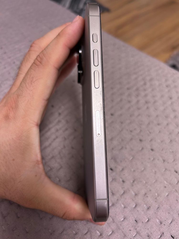 Vand iphone 15 Pro