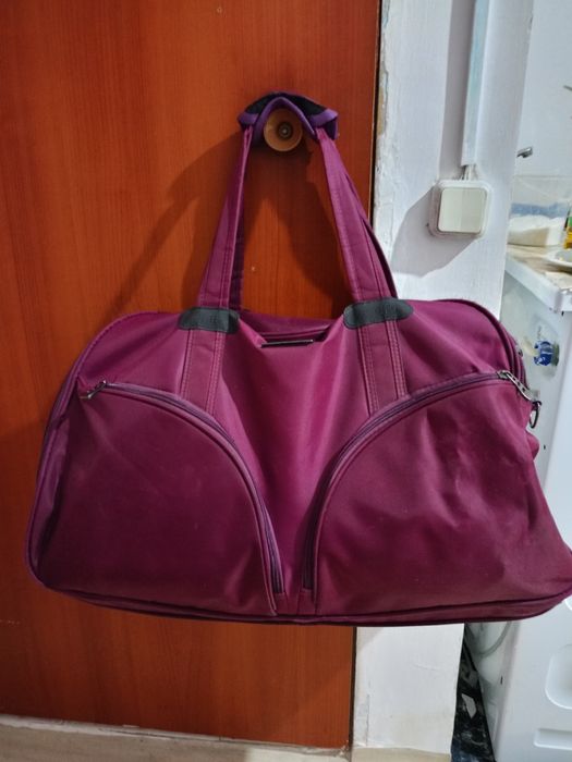 Продам дорожную сумку.