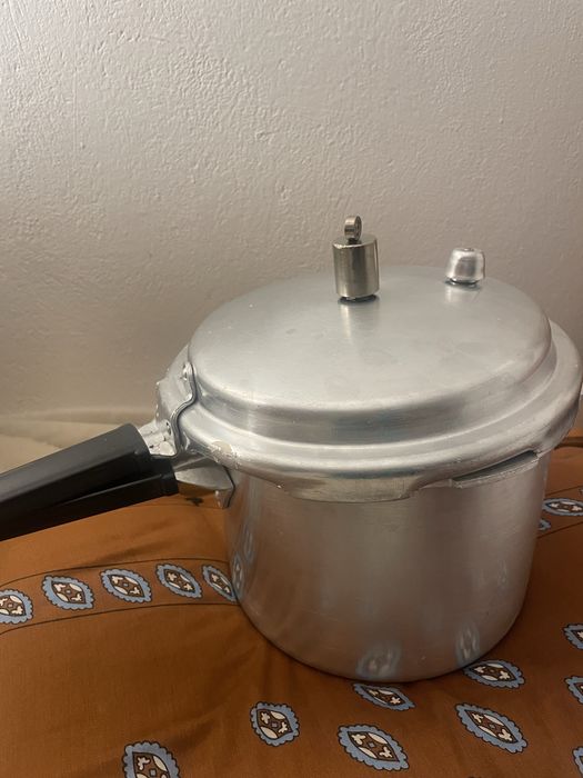 Стара руска тенджера под налягане