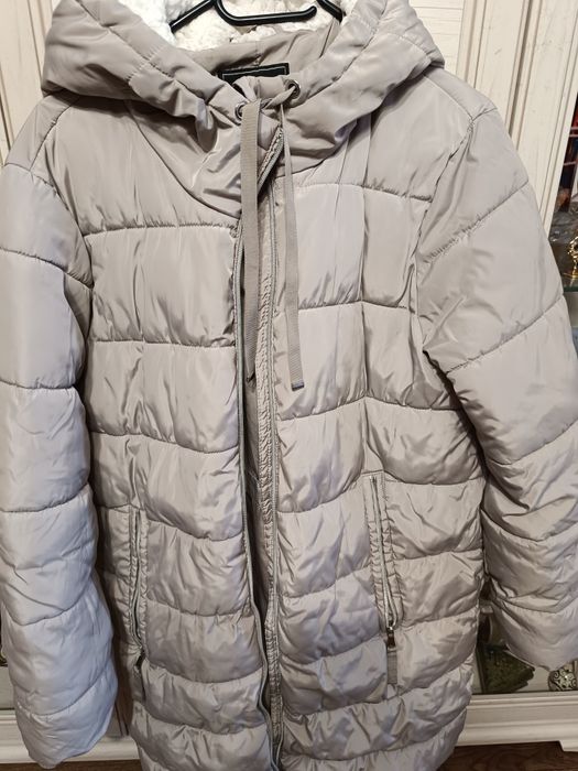 Продам женский пуховик 50 размера