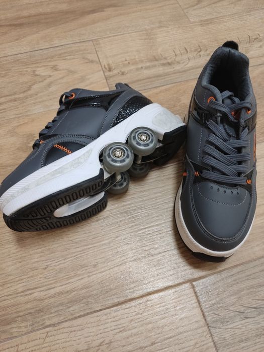 Маратонки със сгъваеми кънки