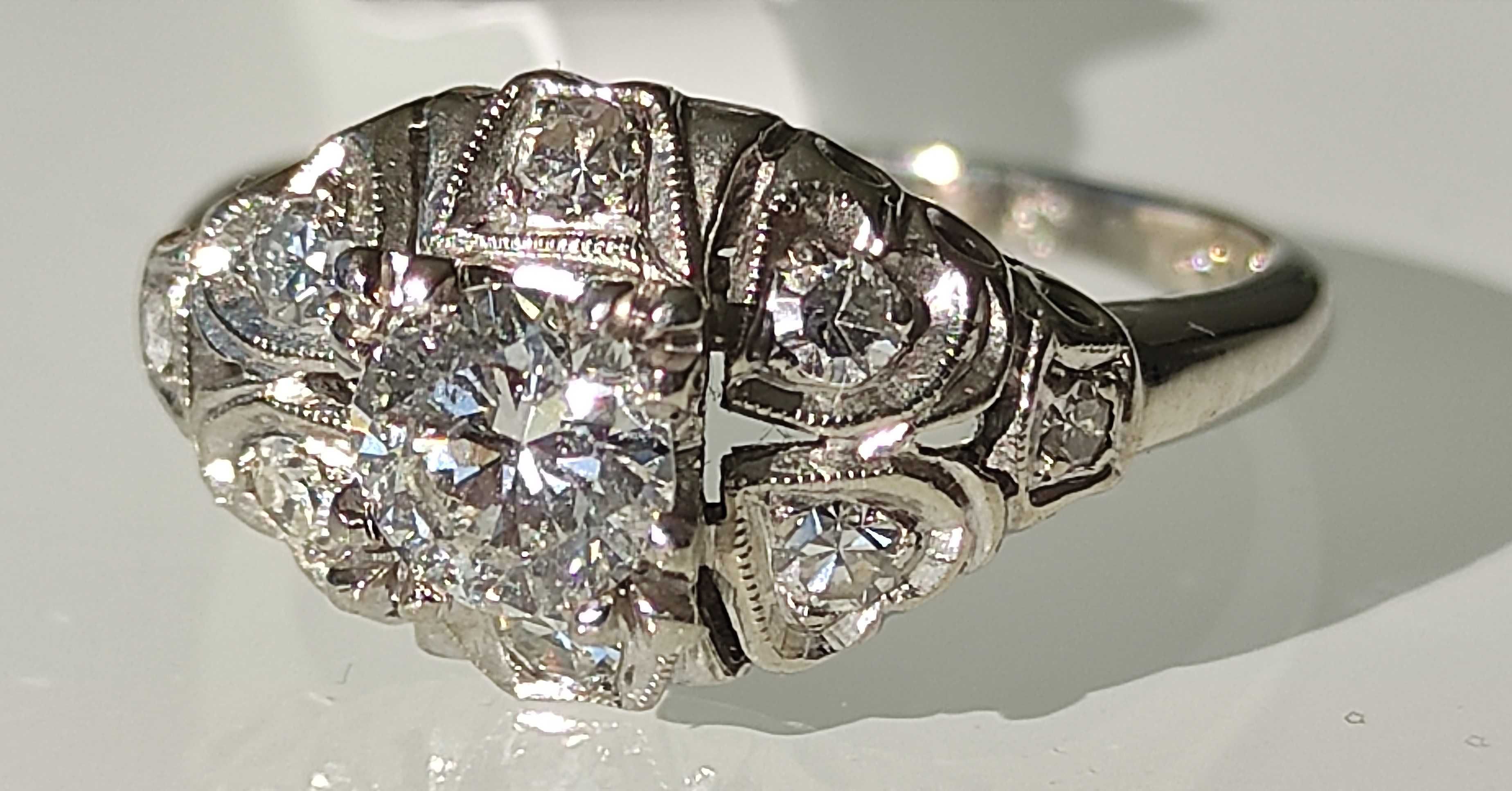 Inel 14k cu diamante model vintage 0,86ct