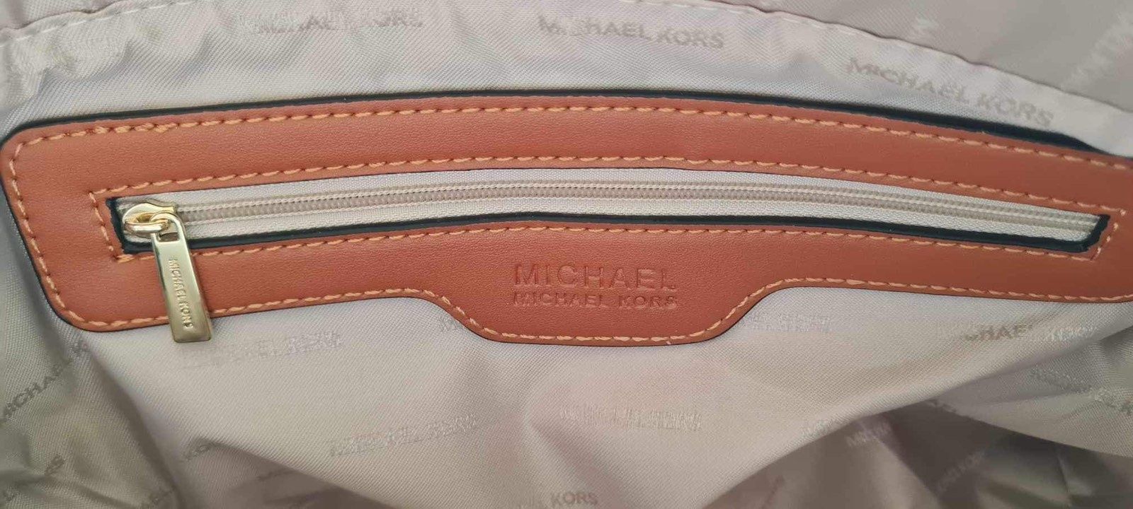 ОРИГИНАЛНА дамска чанта на Michael Kors