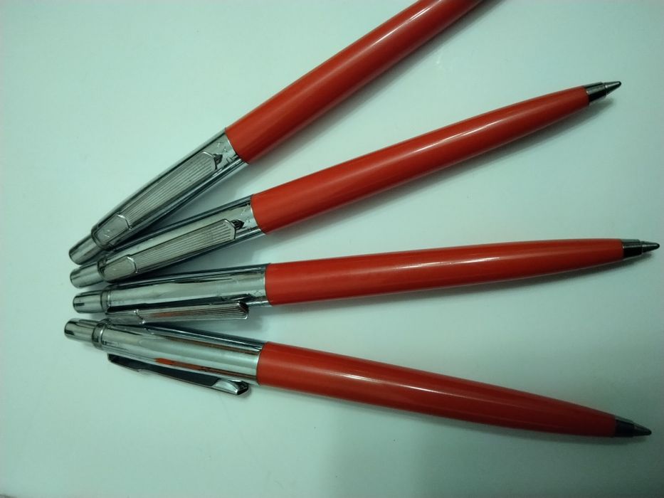 Продавам нови неизползвани химикалки PEVDI PAX от времето на 1985 г.