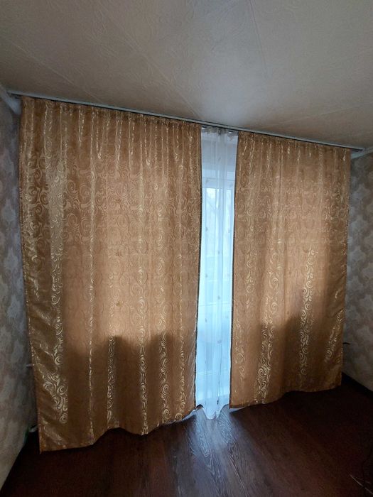 Шторы 2,45 м х 1,30 м