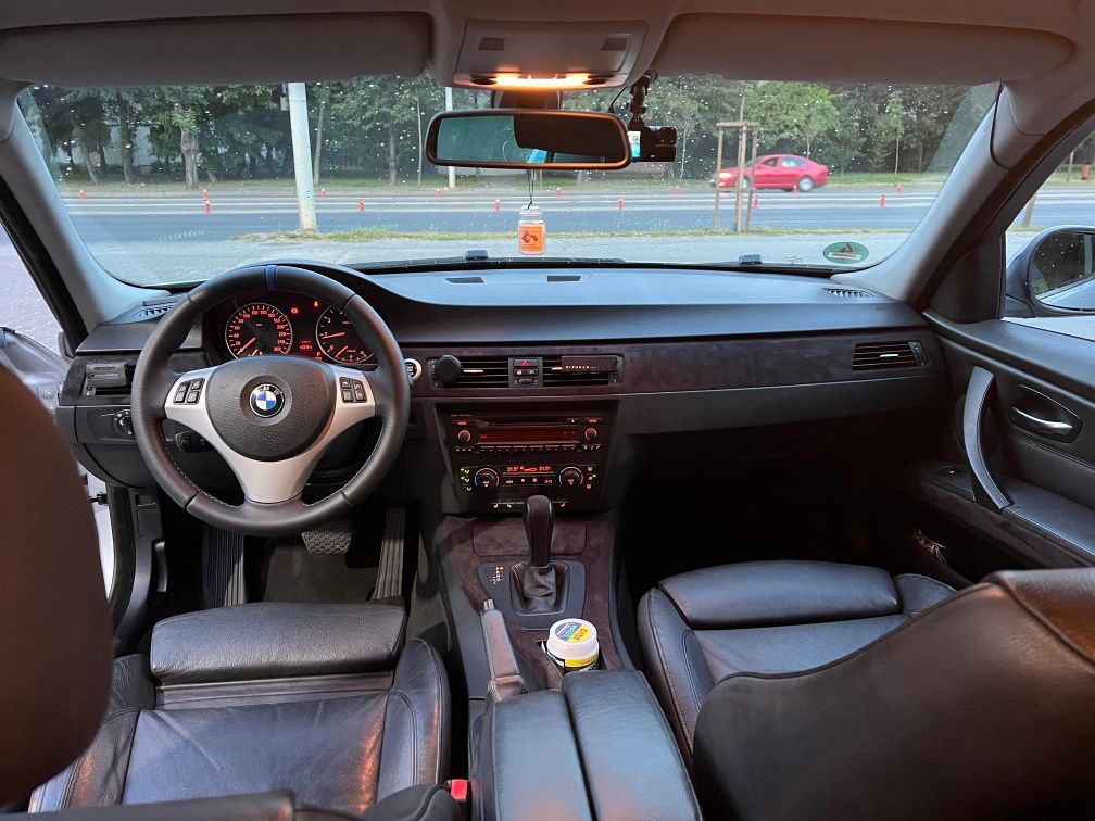 BMW 320i e90 pachet M